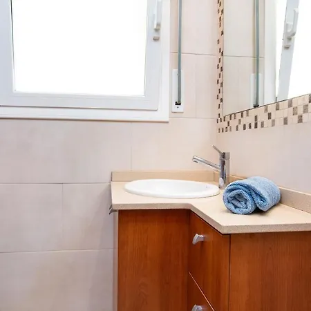 Sleeps 7 Pool Wifi Vila Lloret de Mar