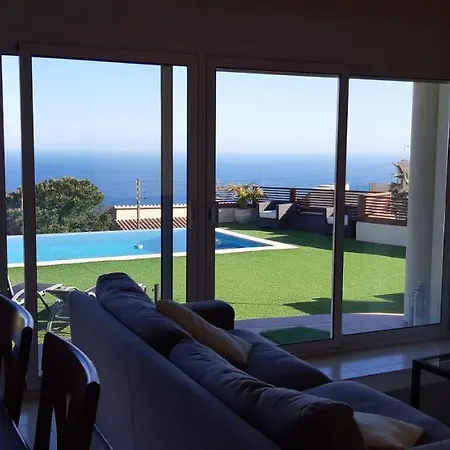 Villa Sleeps 7 Pool Wifi Lloret de Mar